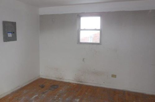 8238 Houston Ave, Chicago IL 60617-2147 exterior