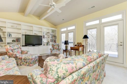 12561 Ansin Cir Dr, Rockville MD 20854-6912 exterior