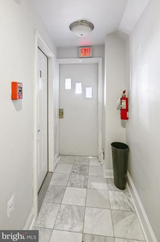 1409 Hopkins St, Washington DC 20036-5922 exterior