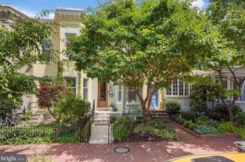 104 7th St, Washington DC  20003-1212 exterior