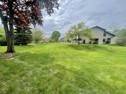 8941 70, Milwaukee WI 53223-2151 exterior