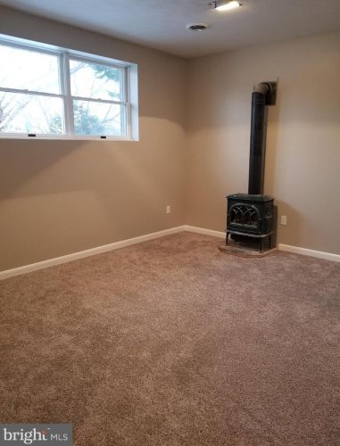 31 Arlene Ct, Hanover PA 17331-9360 exterior