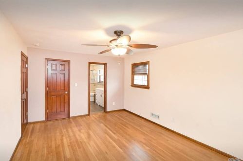 86 Genesee Dr, Commack NY 11725-4032 exterior