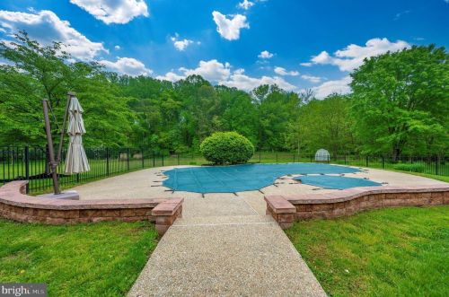 17531 Applewood Pl, Rockville MD 20855-1559 exterior