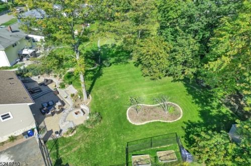 36 Aspen Rd, Town Center NJ 07052-1201 exterior