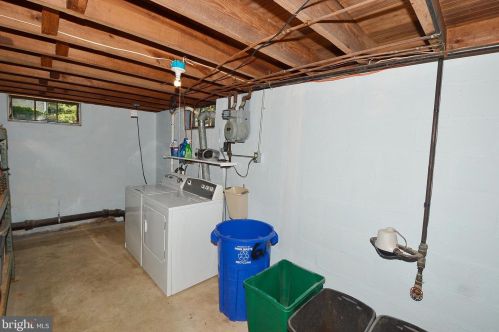 1214 Walnut St, Hanover PA 17331-1529 exterior