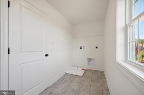 214 Elm Ave, Media PA 19063-5742 exterior