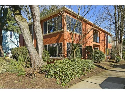 105 Tillamook St, Portland, OR 97212-3744