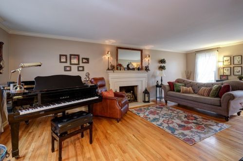 2288 Weston Dr, Pittsburgh, PA 15241-2432