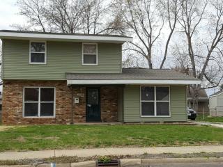 1707 Holiday Dr, Pekin, IL 61554-1924