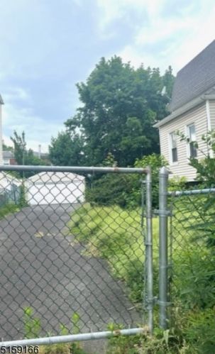 51 41st St, Irvington NJ  07111-1227 exterior