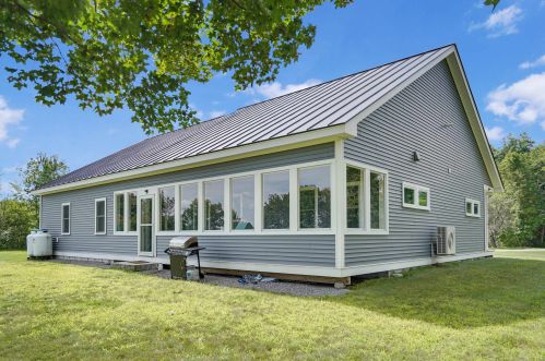 1038 Allen Rd, Concord NH 03304-5400 exterior