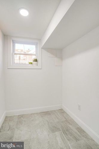 1727 16th St, Washington DC  20020-5661 exterior