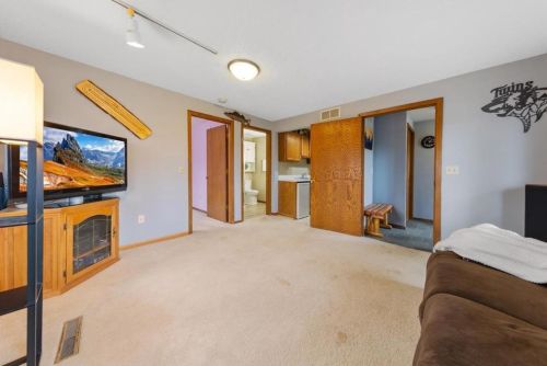 1229 Woodland Trl, Waterford MN 55057 exterior