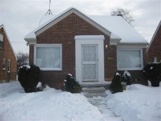 18454 Gilchrist St, Detroit MI  48235-3033 exterior