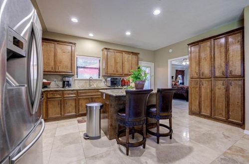 108 Golfview, Montgomery TX 77356-8853 exterior