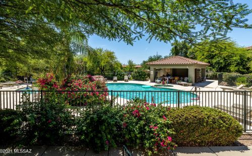 5751 Kolb Rd, Tucson AZ  39204-0871 exterior