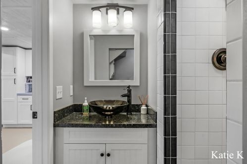 2144 Hall St, Grand Rapids MI 49506-4046 exterior