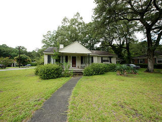 511 Canterbury Rd, Charleston SC  29407-7719 exterior