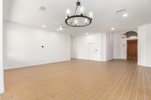 22037 55th St, Phoenix AZ  85054-7151 exterior