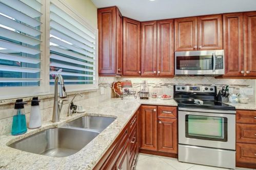 3160 31 Ave, Naples FL 34117-8455 exterior