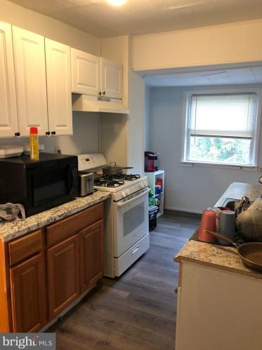 908 Glen Ter, Chester, PA 19013-5813