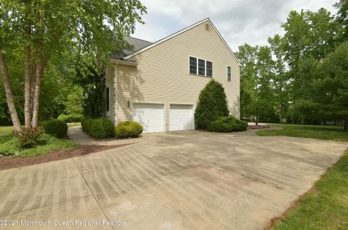 6 Markus Ct, Jackson Twp, NJ 08527-2886