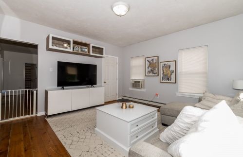 2 Maxwell Ct, Worcester MA 01607-1016 exterior