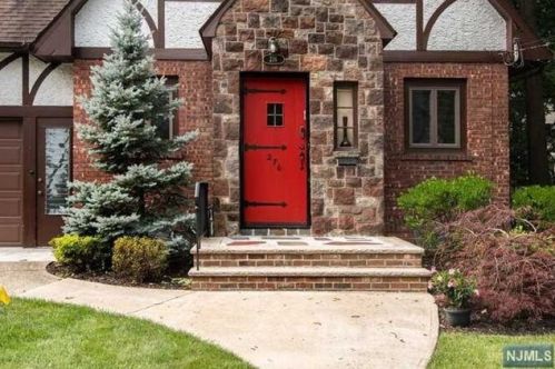 276 Winthrop Rd, Teaneck, NJ 07666-3043