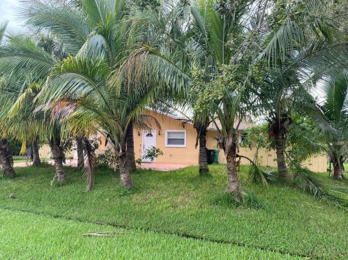 2320 Savona Blvd, Fort Pierce FL 34953-2213 exterior