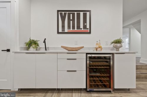 2706 Valley Dr, Alexandria VA  22302-2845 exterior