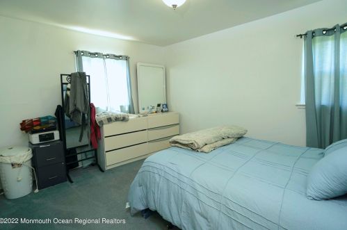 26 Phillips Rd, Edison NJ 08817-4611 exterior