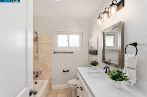 4075 Nulty Dr, Concord CA 94521-1810 exterior