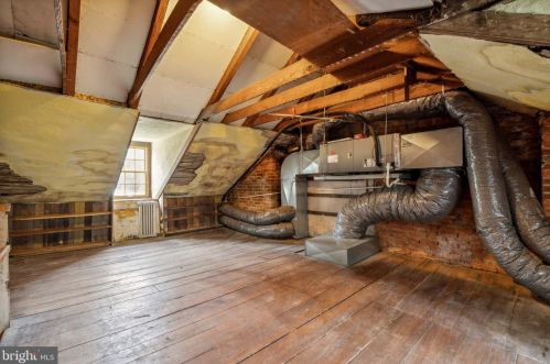 515 Delancey St, Philadelphia PA 19106-4105 exterior