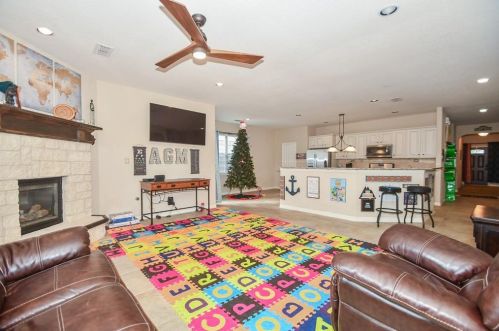 5622 Little Creek Ct, Fulshear TX 77441-1490 exterior