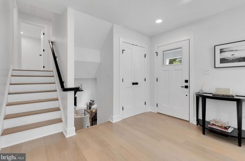 6705 Buttermere Ln, Bethesda MD  20817-1528 exterior