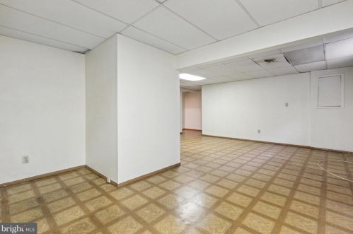 3110 Apple Rd, Washington DC 20018-1605 exterior