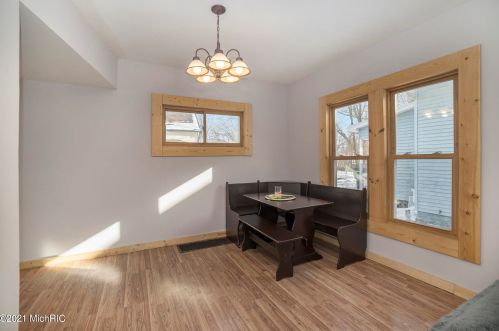 2205 Luella St, Kalamazoo MI 49001-3705 exterior