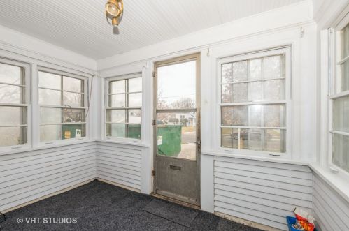 128 Oakland Grv, Elmhurst, IL 60126-3068