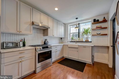 1930 Juniper St, Philadelphia PA 19148-2218 exterior