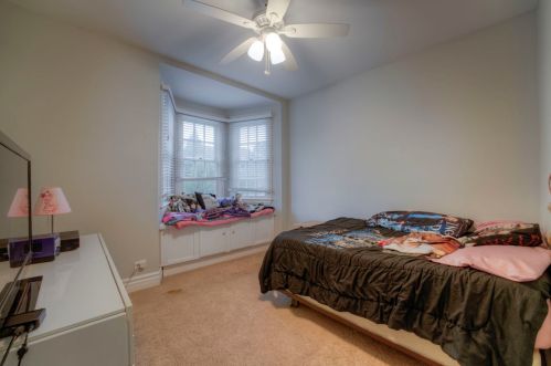 4340 Mozart St, Chicago IL 60618-1528 exterior