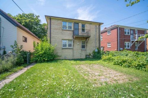 4646 30th St, Milwaukee, WI 53209-6016