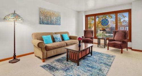 5423 Melvina Ave, Chicago, IL 60638-2619