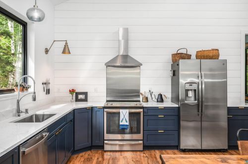 811 Mellwood Ave, Duluth MN 55804-1718 exterior