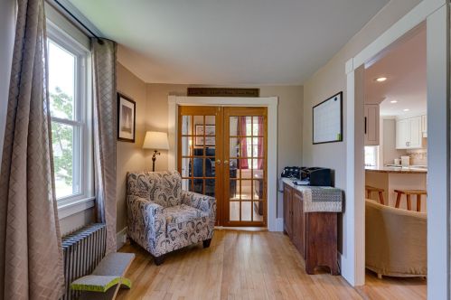 45 Oak St, Dover NH 03820-2845 exterior