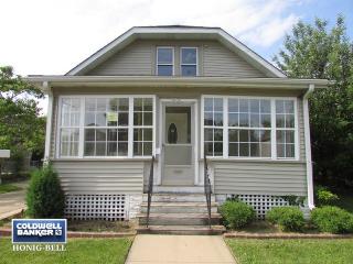 608 North Ave, Aurora, IL 60505-4414