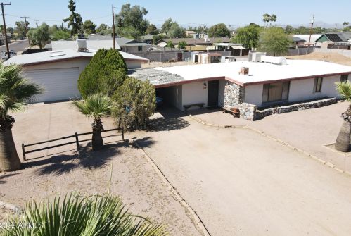 3002 Charter Oak Rd, Phoenix AZ 85032-7449 exterior