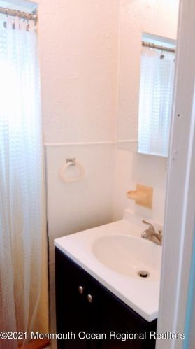 316 15 Ave, Belmar NJ 07719-2523 exterior