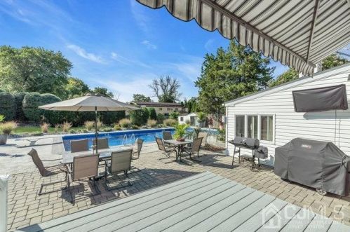 3 Throckmorton Ct, Old Bridge NJ 08857 exterior