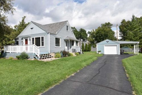 9420 Coldspring Rd, Milwaukee WI  53228-2715 exterior